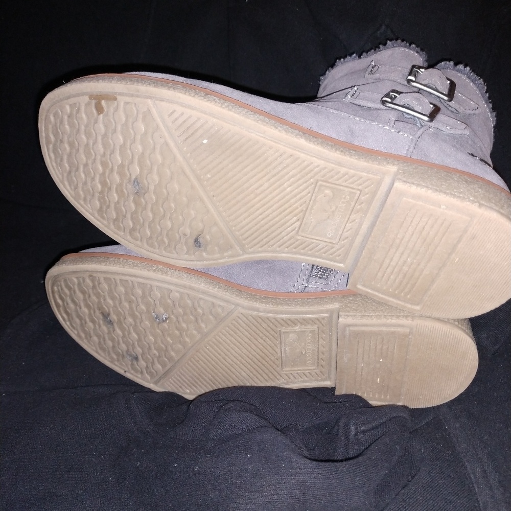 Boots - Picture 2 of 4